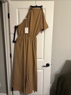 Andree By Unit One-Shoulder Tan Jumpsuit